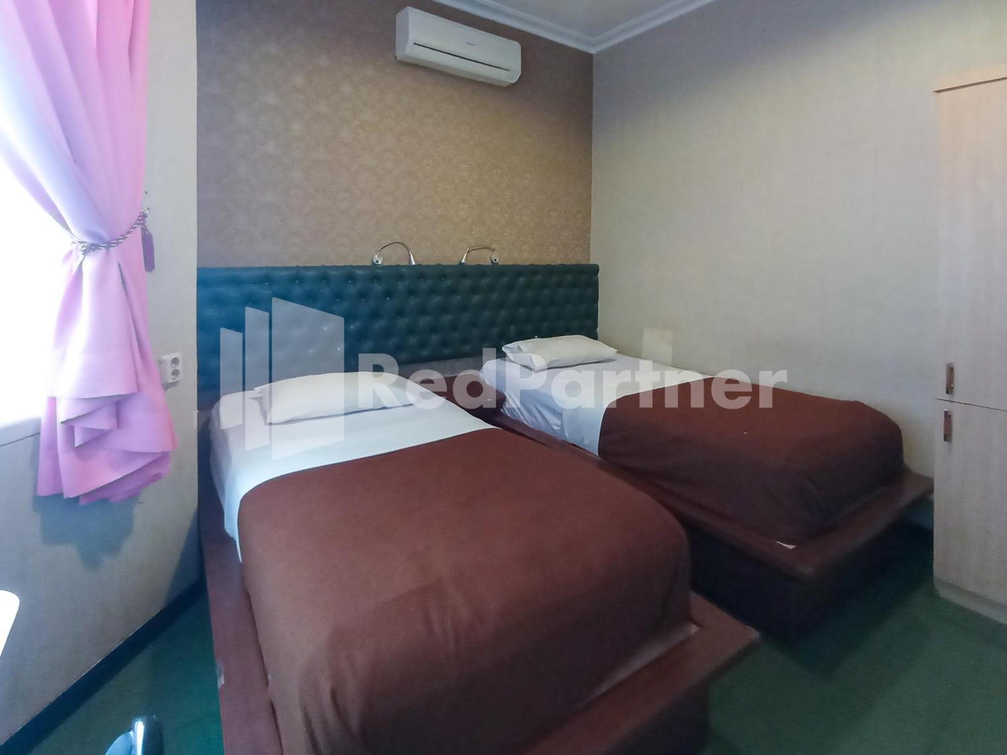 Nillo Hotel Kebumen Mitra Reddoorz Εξωτερικό φωτογραφία