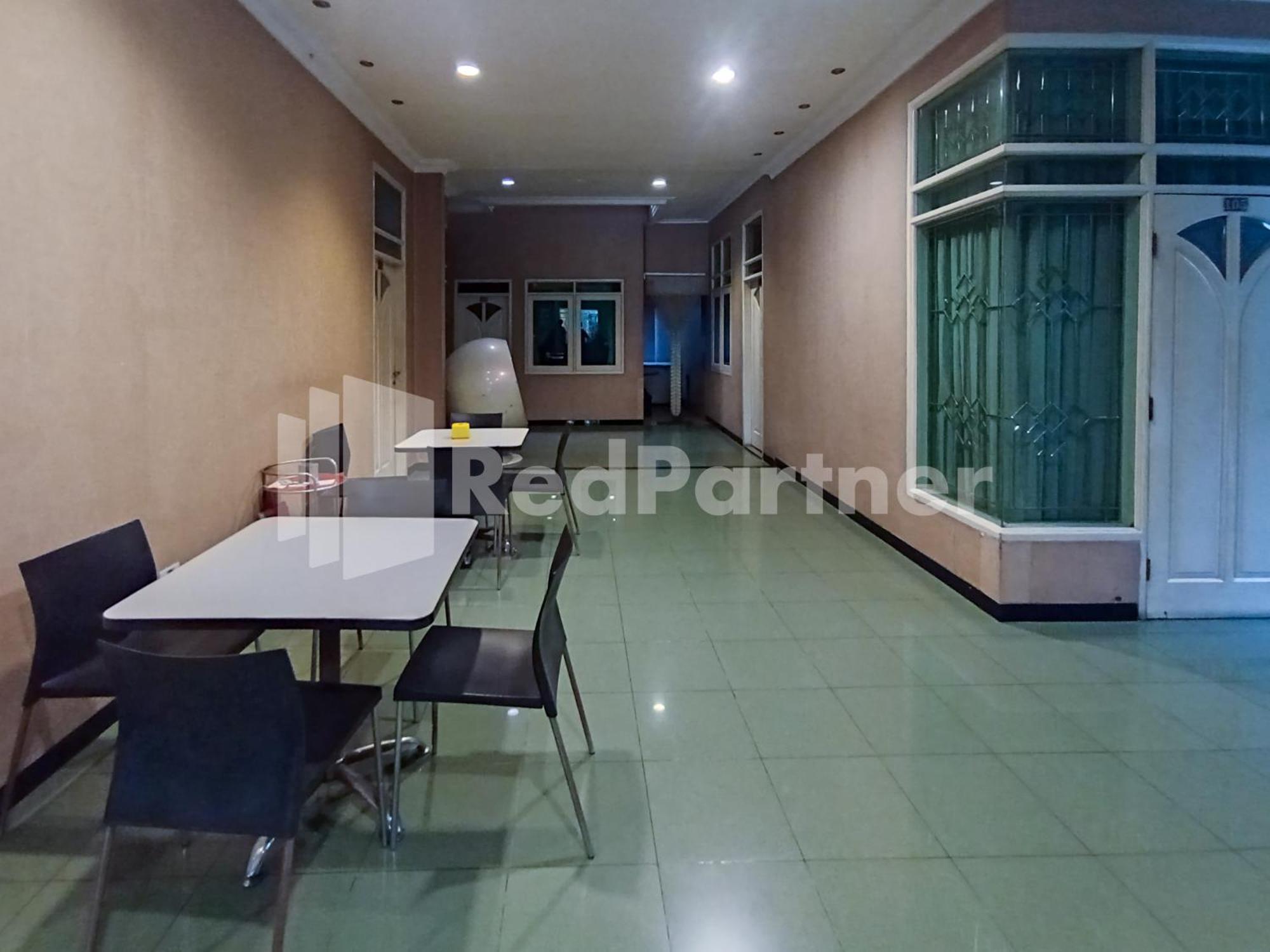 Nillo Hotel Kebumen Mitra Reddoorz Εξωτερικό φωτογραφία